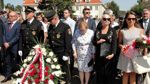 Włocławska uroczystość z okazji Święta Wojska Polskiego odbyła się na placu Wolności pod pomnikiem Żołnierza Polskiego. Fot. Sławomir Kukiełczyński