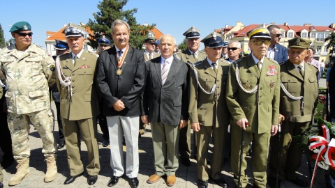 Włocławska uroczystość z okazji Święta Wojska Polskiego odbyła się na placu Wolności pod pomnikiem Żołnierza Polskiego. Fot. Sławomir Kukiełczyński