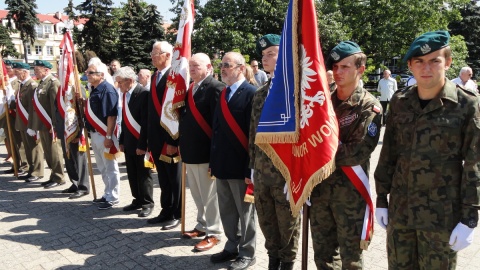 Włocławska uroczystość z okazji Święta Wojska Polskiego odbyła się na placu Wolności pod pomnikiem Żołnierza Polskiego. Fot. Sławomir Kukiełczyński