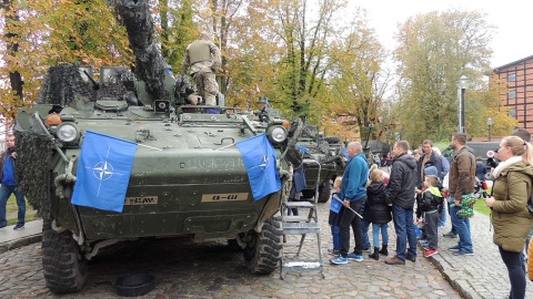 Festyn i pokaz wojskowego sprzętu na Wyspie Młyńskiej był główną atrakcją Dnia NATO w Bydgoszczy. Fot. Damian Klich