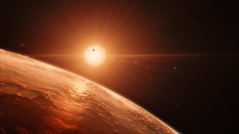 Odkryto system siedmiu planet podobnych do Ziemi