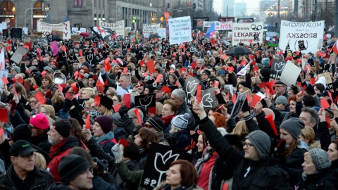 Strajk Kobiet - przemarsz w proteście wobec przemocy