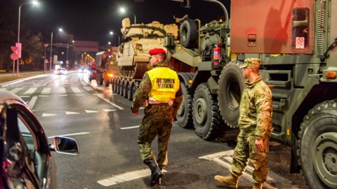 Wypadek z udziałem kolumny transportującej czołgi