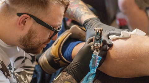 Charytatywna akcja tatuowania w Toruniu