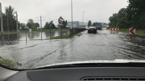 Pożary i zalania po porannej burzy i ulewie