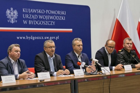 Ministrowie o skutkach nawałnicy na konferencji w Bydgoszczy