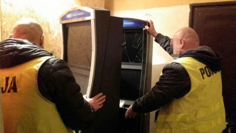 Funkcjonariusze zabezpieczyli trzy nielegalne automaty do gry