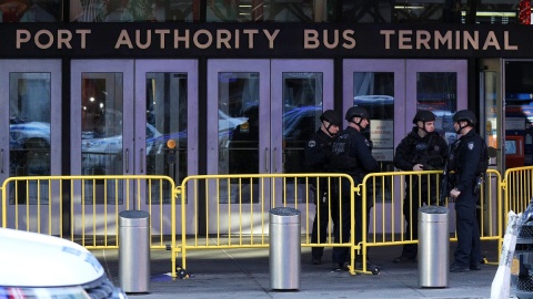 Zdaniem burmistrza Nowego Jorku, wybuch na dworcu to próba zamachu terrorystycznego
