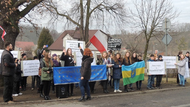 W Koronowie bronią zwolnionego kapelmistrza