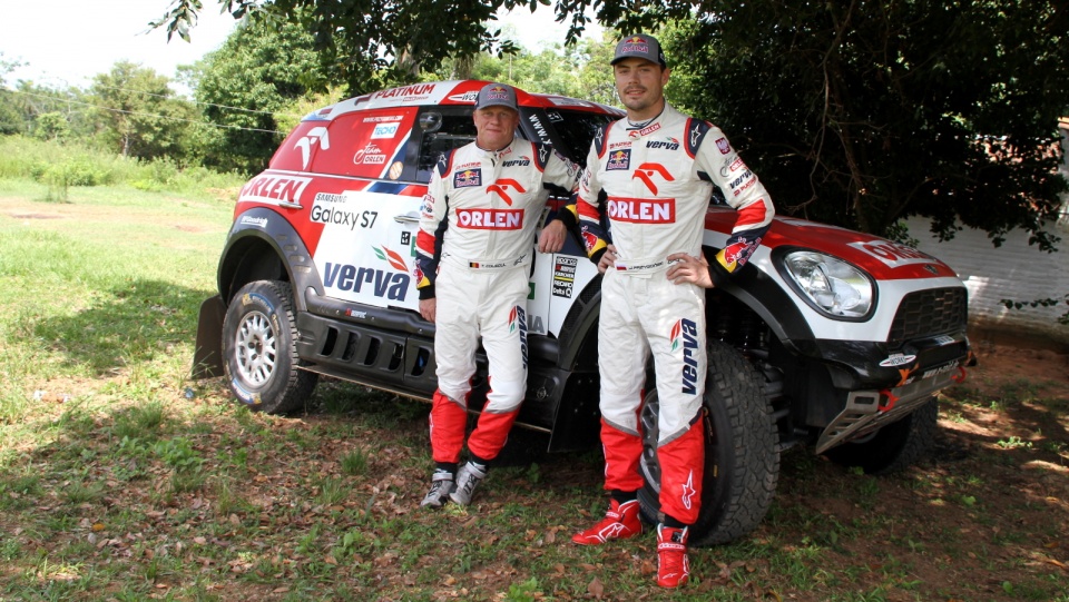 Jakub Przygoński rozpoczął drugi w karierze Rajd Dakar za kierownicą samochodu od 14. miejsca. Fot. PAP/Kryspin Dworek