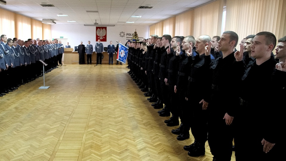 Szeregi kujawsko-pomorskiej policji zasiliło 56 funkcjonariuszy, wśród których jest 10 kobiet. Fot. KWP w Bydgoszczy
