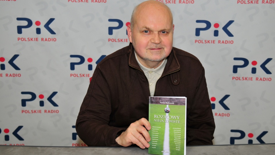 Tomasz Malinowski ze swoją książką. Fot. Tomasz Kaźmierski