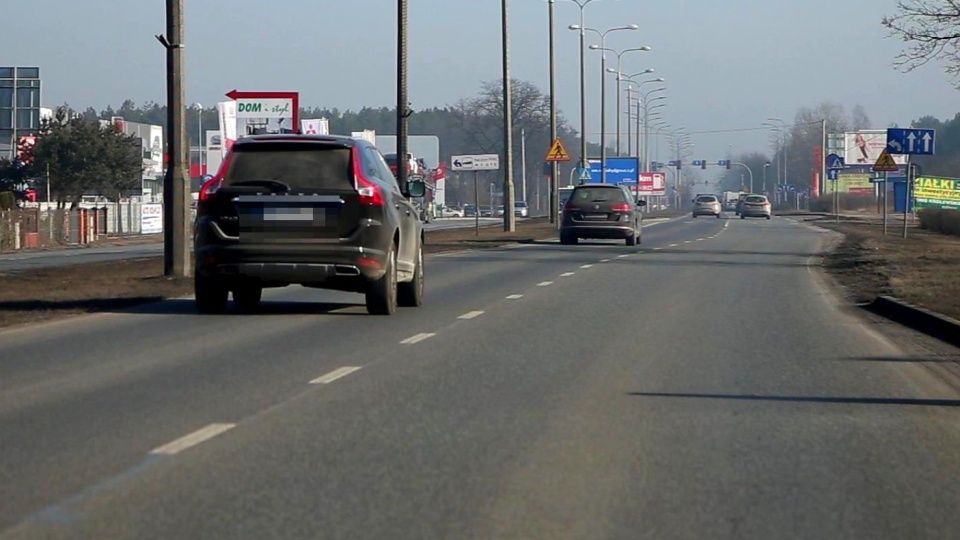 Głównym celem akcji było przypomnienie kierującym, że należy jeździć prawym pasem drogi. Fot. Policja