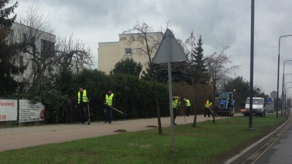 Nieco wcześniej niż zwykle rozpoczyna się wielkie wiosenne sprzątanie ulic i chodników w miastach. Fot. Tomasz Kaźmierski