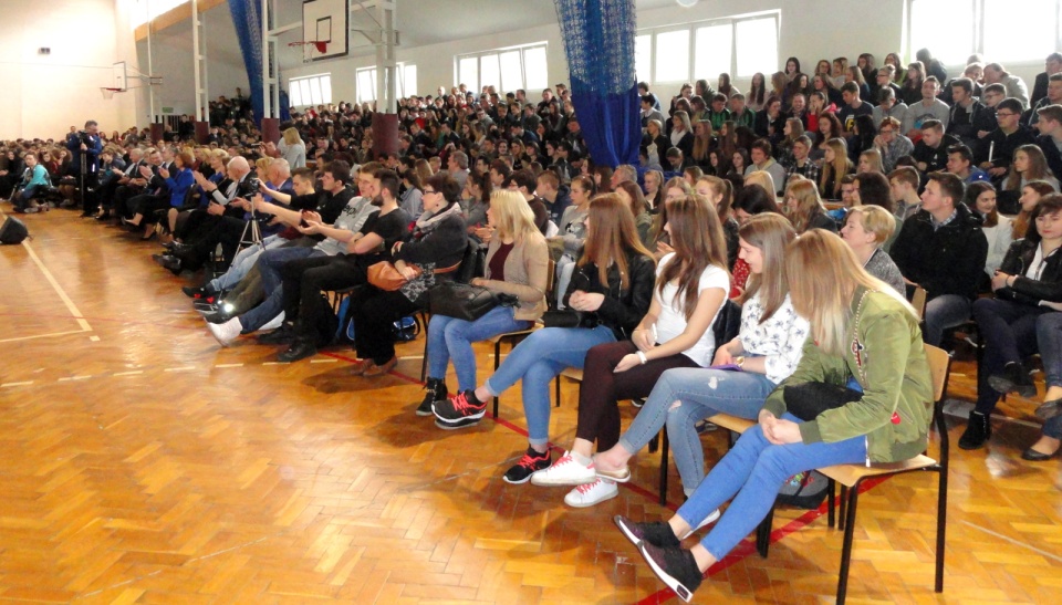 Blisko 700 gimnazjalistów wzięło udział w Powiatowych Targach Edukacyjnych w Lipnie. Fot. Sławomir Kukiełczyński