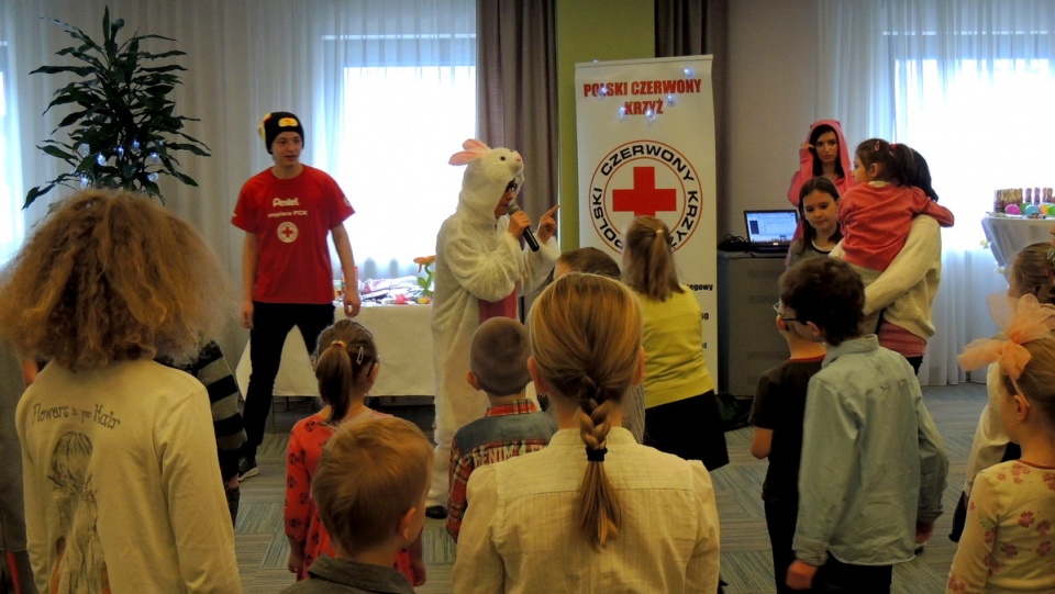 Polski Czerwony Krzyż zorganizował w bydgoskim Hotelu City spotkanie integracyjne z udziałem niepełnosprawnych dzieci oraz rodziców. Fot. Damian Klich