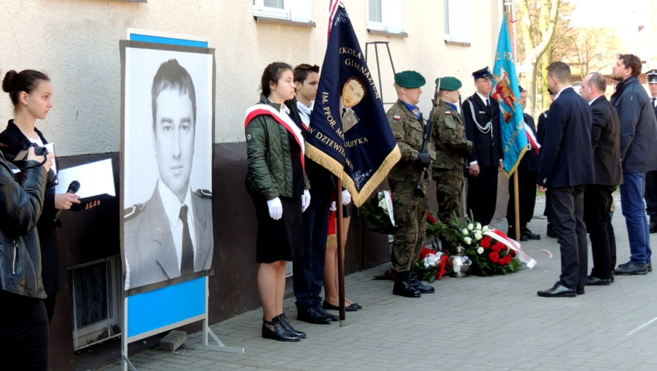 Pamięć Marka Uleryka, oficera Biura Ochrony Rządu i osobistego ochroniarza Pierwszej Damy Marii Kaczyńskiej, uczczono w rodzinnym Dziewierzewie. Fot. Tatiana Adonis