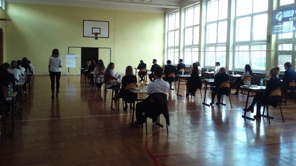 Pierwsi maturzyści z naszego regionu przystąpili do egzaminu - w międzynarodowej wersji. Fot. Kamila Zroślak