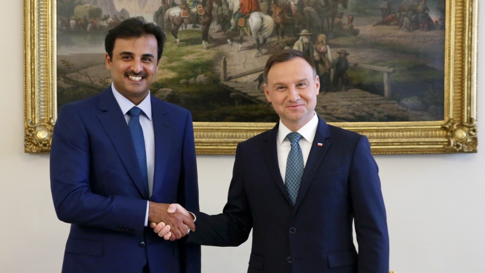 Prezydent Andrzej Duda (P) i emir Kataru szejk Tamim ibn Hamad Al Sani (L) w Pałacu Prezydenckim w Warszawie. Fot. PAP/Rafał Guz