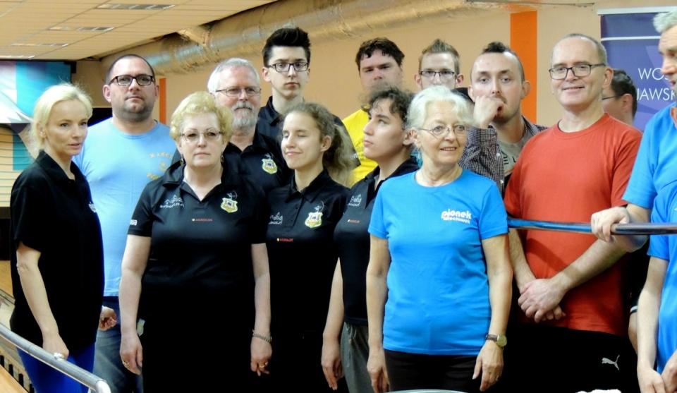 Włocławsko-Brodnicki Klub Sportowy Osób Niewidomych i Niedowidzących "Pionek" zorganizował turniej bowlingowy. Fot. Marek Ledwosiński