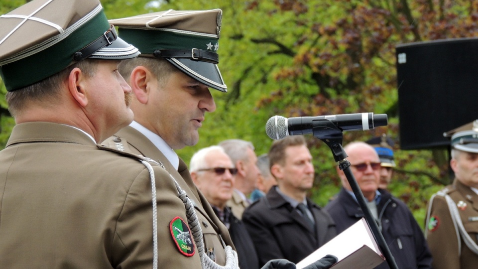 Toruńskie uroczystości rocznicowe odbyły się pod pomnikiem "Ku czci poległych i pomordowanych przez hitlerowskiego najeźdźcę w latach 1939-1945". Fot. Michał Zaręba