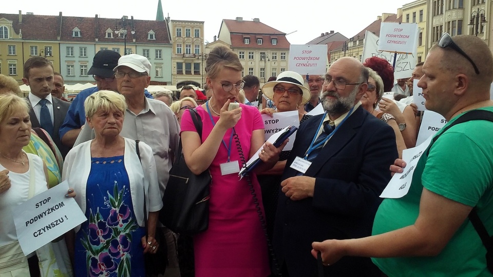 Akcję zorganizowali radni PiS Grażyna Szabelska i Krystian Frelichowski. Fot. Kamila Zroślak