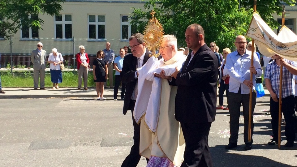 Procesje zatrzymywały się przy ołtarzach symbolizujących cztery Ewangelie. Fot. Kamila Zroślak