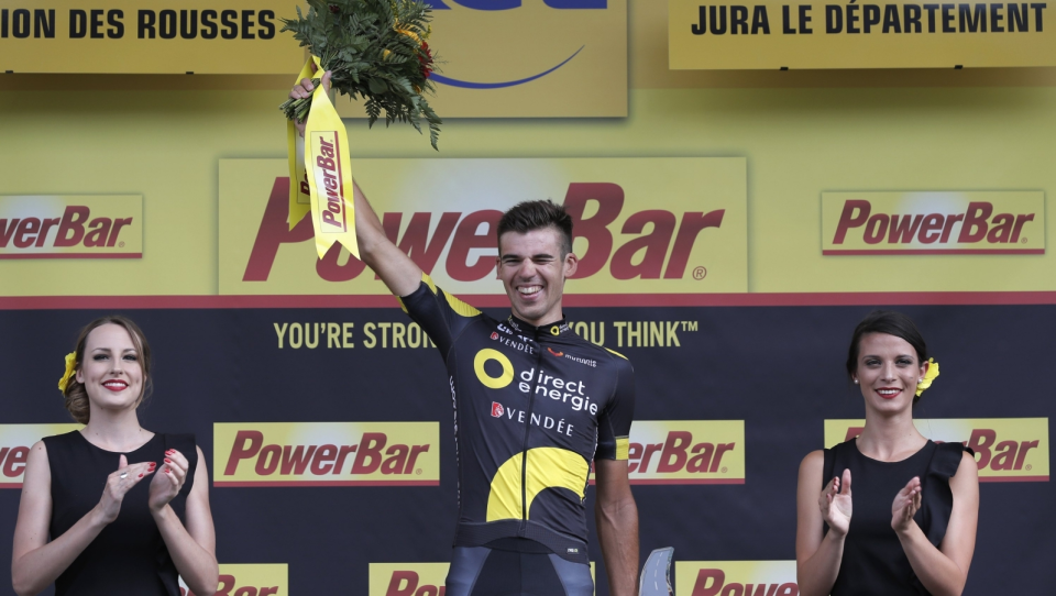 Na zdjęciu francuski kolarz Lilian Calmejane, triumfator 8. etapu Tour de France 2017. Fot. PAP/EPA/ROBERT GHEMENT