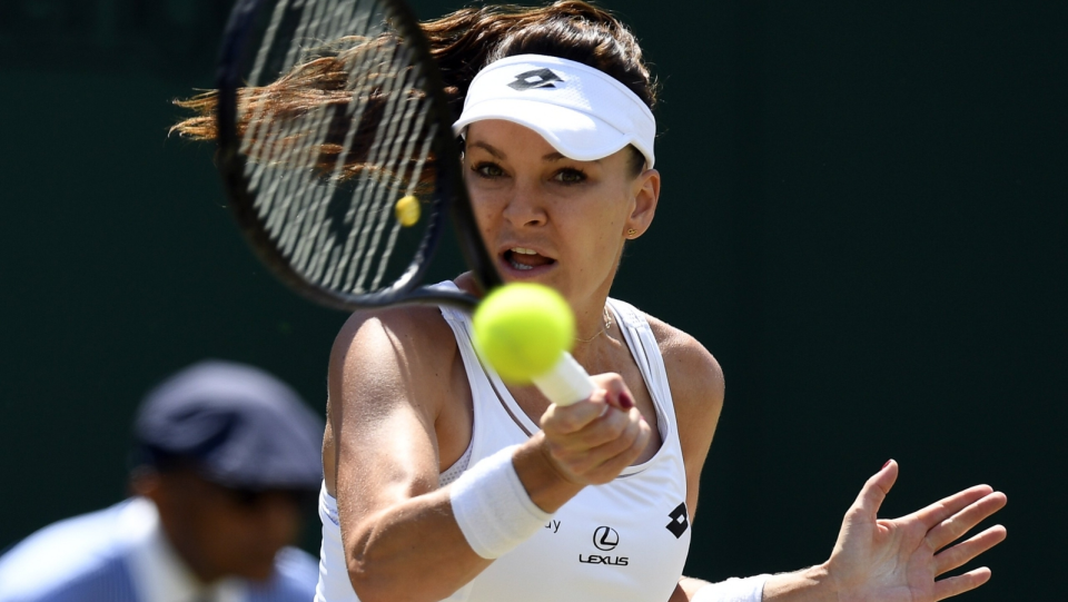 Na zdjęciu Agnieszka Radwańska podczas poniedziałkowego meczu w 1/8 finału Wimbledonu 2017. Fot. PAP/EPA/WILL OLIVER