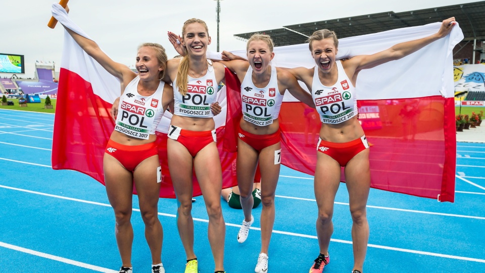 Na zdjęciu złota, polska sztafeta kobiet 4x400 metrów na lekkoatletycznych MME w Bydgoszczy. Fot. PAP/Tytus Żmijewski