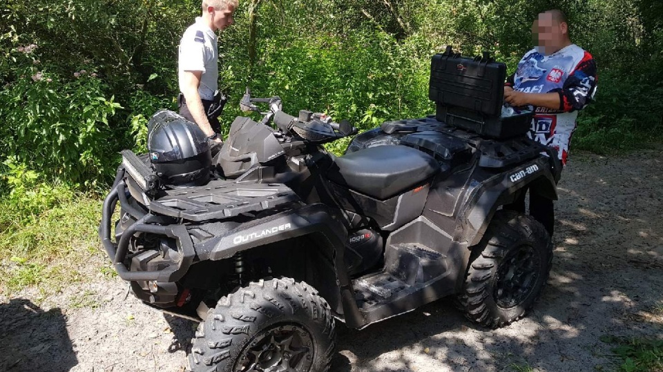 By jeżdzić po lesie trzeba mieć pozwolenie jego właściciela. Fot. Policja