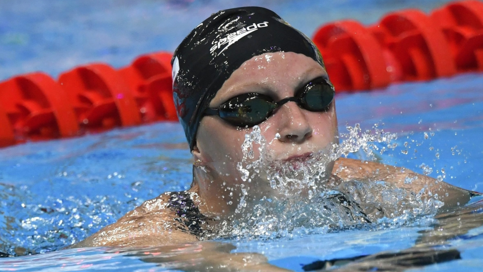 Na zdjęciu Amerykanka Katie Ledecky, najbardziej utytułowana pływaczka w historii mistrzostw świata. Fot. PAP/EPA/Tibor Illyes