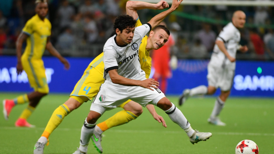 Zdjęcie ze środowego meczu FK Astana kontra Legia Warszawa w 3. rundzie kwalifikacji Ligi Mistrzów. Fot. PAP/Bartłomiej Zborowski