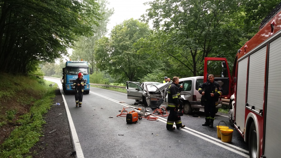 W miejscowości Niewierz w powiecie brodnickim zderzyły się dwa samochody osobowe. Fot. Policja