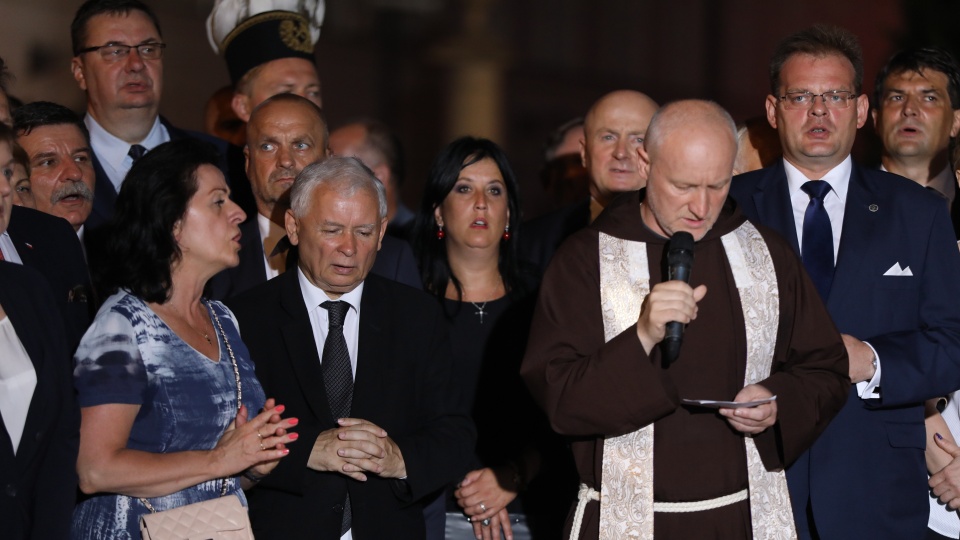 Na początek wystąpienia prezes PiS zwrócił uwagę, że Marsz Pamięci przeszedł w ciszy i wydawało się, że "to może zapowiedź jakiejś dobrej zmiany, na którą liczymy, której chcemy". Fot. PAP/Marcin Obara