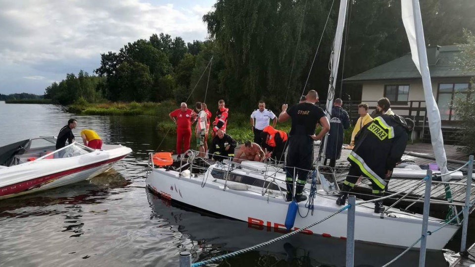 Dzięki szybkiej reakcji policjantów i „woprowców” nie doszło do tragedii. Fot. KWP Bydgoszcz