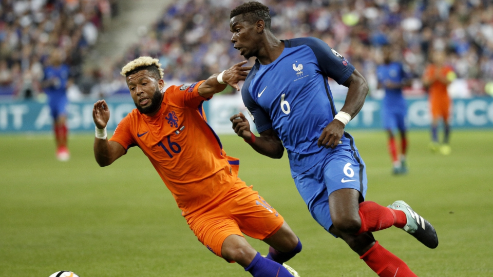 Zdjęcie z czwartkowego meczu Francja kontra Holandia w grupie A piłkarskich eliminacji MŚ 2018. Fot. PAP/EPA/YOAN VALAT
