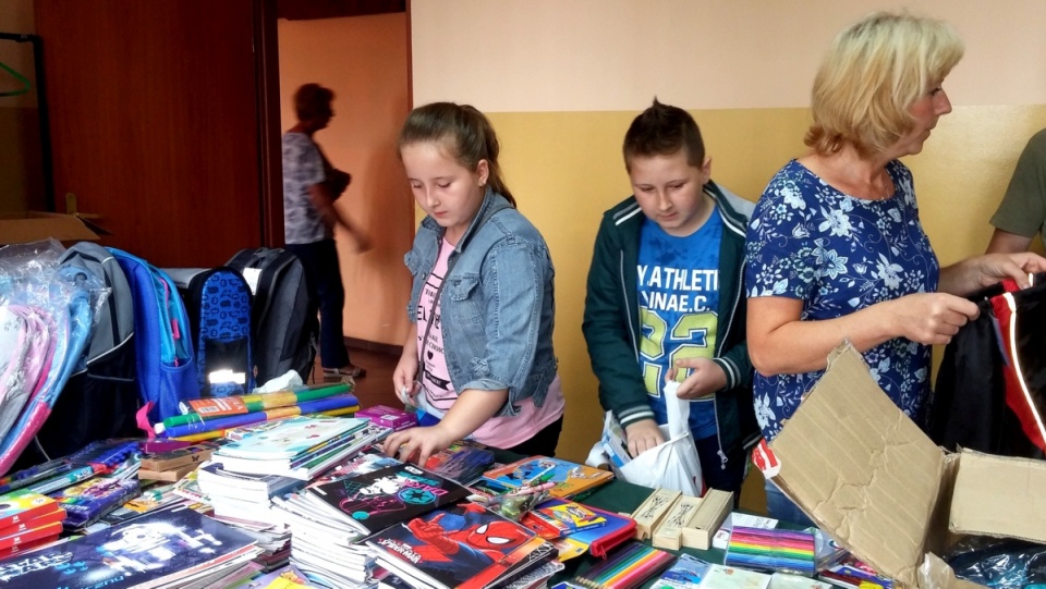 Przez 4 dni Słuchacze Polskiego Radia PiK przynosili dary, które 1 września trafiły o najbardziej poszkodowanych rodzin w powiecie nakielskim. Fot. Arkadiusz Buziak