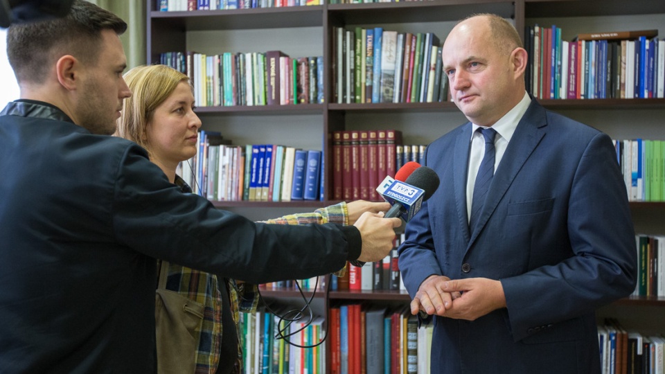 "Jest to profesjonalny sprzęt dostosowany do warunków, w których będzie pełnił służbę" - mówi marszałek Piotr Całbecki. Fot. Urząd Marszałkowski w Toruniu