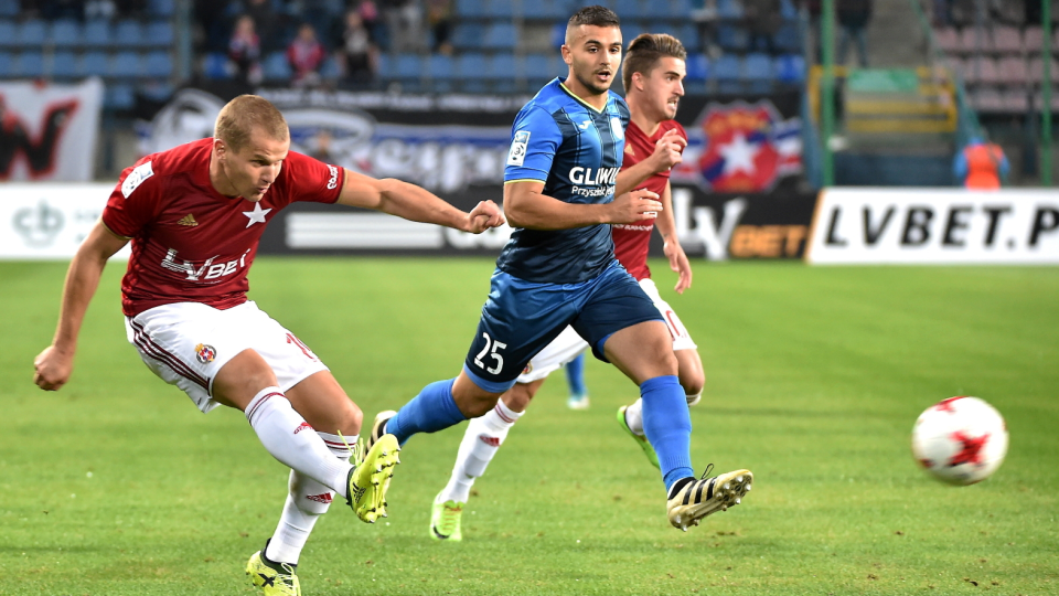 Zdjęcie z meczu Wisły Kraków z Piastem Gliwice w 9. kolejki ekstraklasy piłkarskiej. Fot. PAP/Jacek Bednarczyk