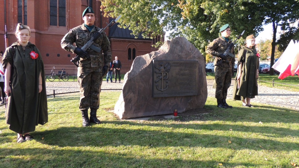 Mieszkańcy, kombatanci i samorządowcy uczcili w Toruniu Dzień Polskiego Państwa Podziemnego. Fot. Michał Zaręba