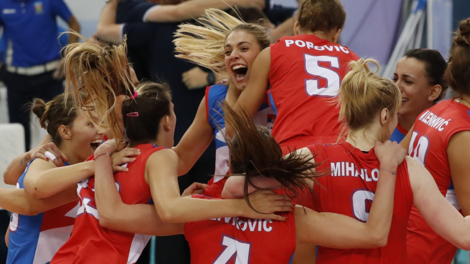 Na zdjęciu siatkarki reprezentacji Serbii, które cieszą się z awansu do finału ME 2017. Fot. PAP/EPA/SERGEI ILNITSKY
