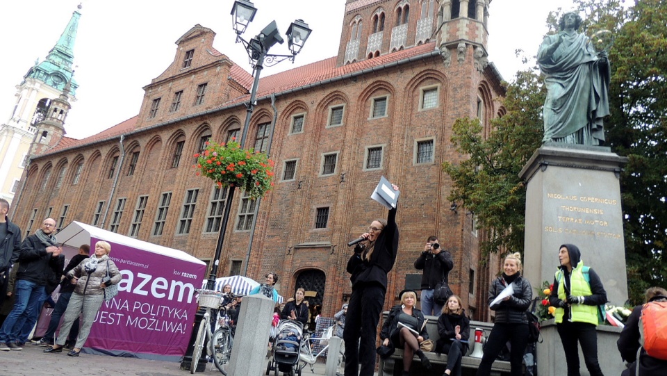 Czarny protest w Toruniu. Fot. Michał Zaręba