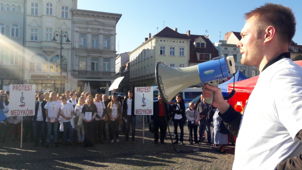 Akcja protestacyjno-edukacyjna na Starym Rynku w Bydgoszczy. Fot. Tatiana Adonis