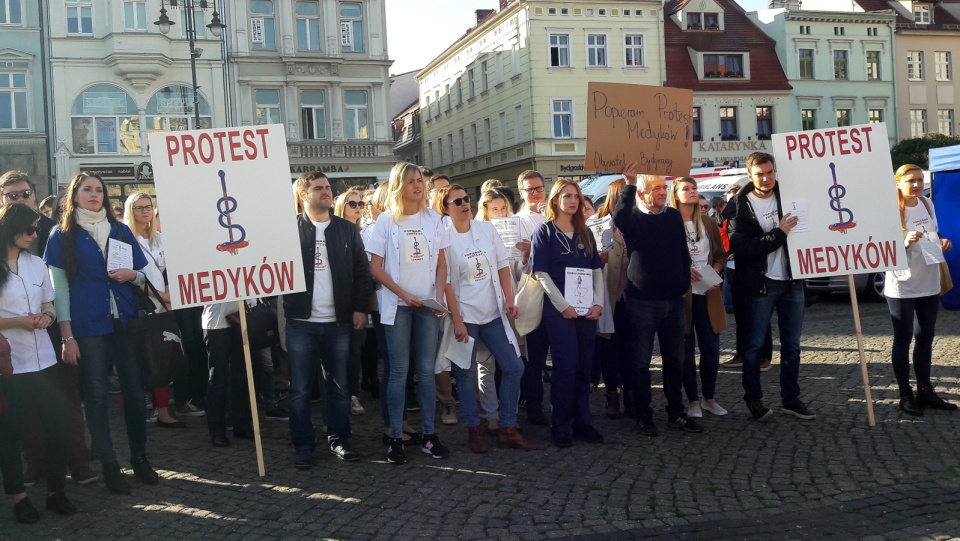 Akcja protestacyjno-edukacyjna na Starym Rynku w Bydgoszczy. Fot. Tatiana Adonis