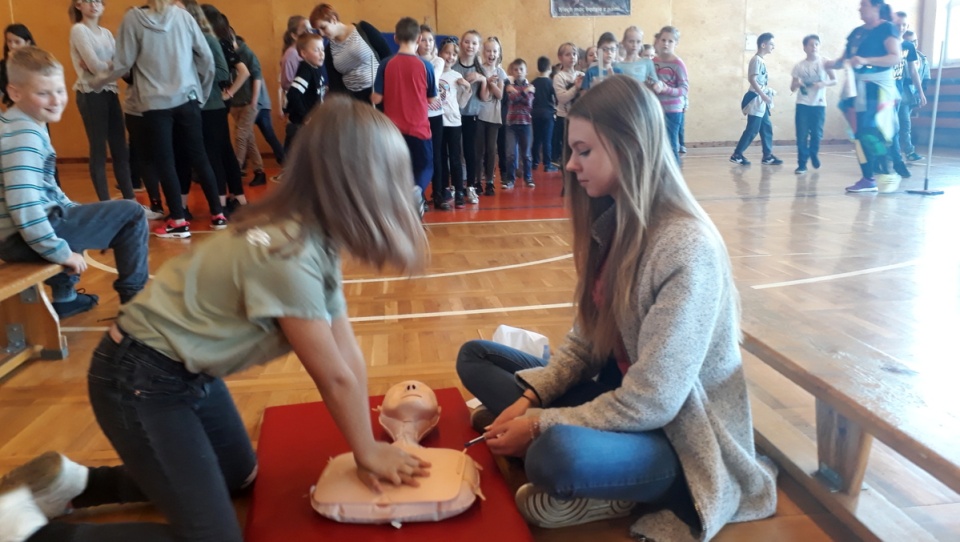 Celem akcji zorganizowanej przez Wielką Orkiestrę Świątecznej Pomocy jest promowanie nauki pierwszej pomocy. Fot. Kamila Zroślak