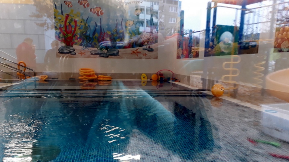 Mała pływalnia przedszkola "Bajkolandia" została dzisiaj uruchomiona pierwszy raz po wakacyjnej przerwie. Fot. Kamila Zroślak