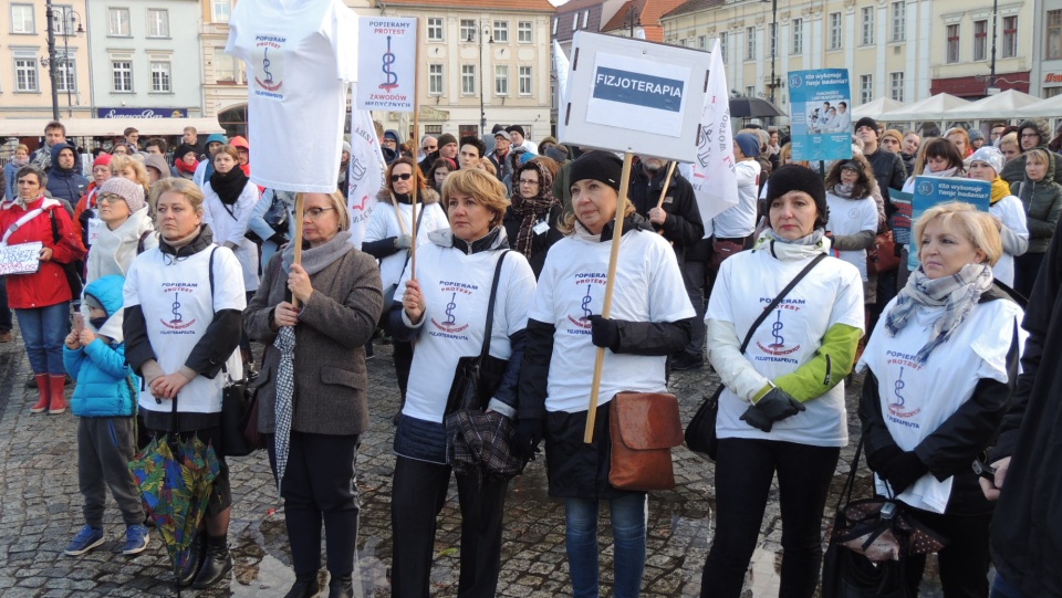 Do protestu lekarzy rezydentów przyłączyło się siedem środowisk medycznych, w tym pielęgniarki, fizjoterapeuci, laboranci, ratownicy medyczni. Fot. Damian Klich