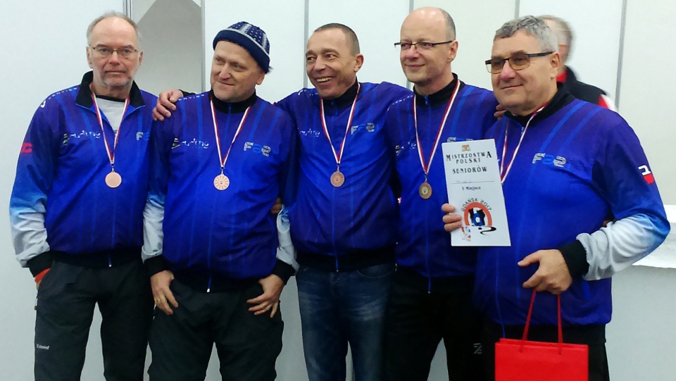 Brązowi medaliści Mistrzostw Polski Seniorów 50+ w curlingu. Od lewej: Krzysztof Matuszewski, Krzysztof Kowalski, Jacek Szkobel, Paweł Piotrowicz, Jacek Szeliga. Fot. Nadesłane