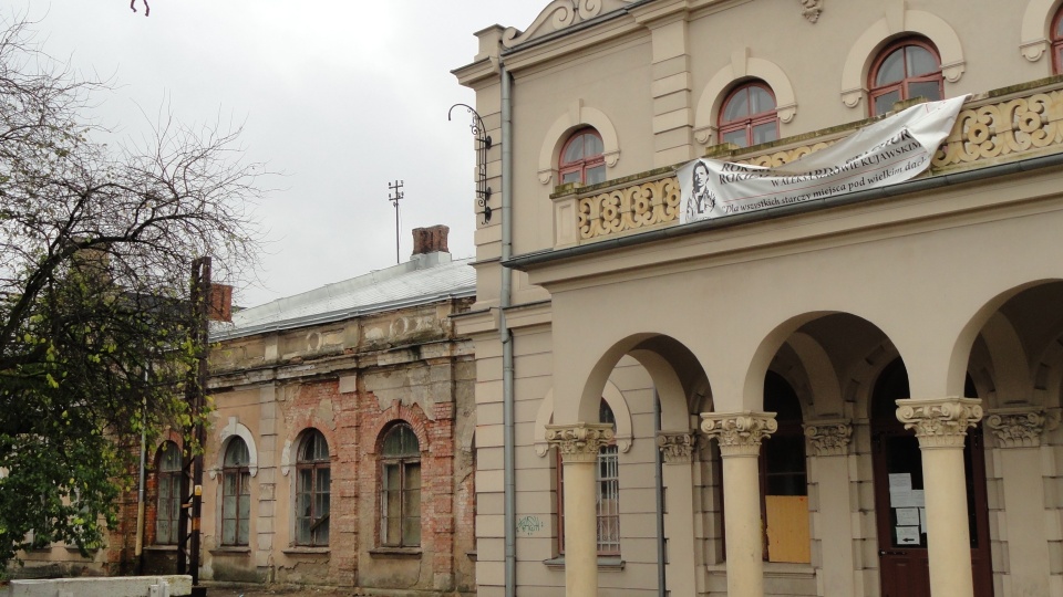 Naprawiony dach części obiektu, umożliwi rozpoczęcie remontu we wnętrzu zabytku. Fot. Sławomir Kukiełczyński